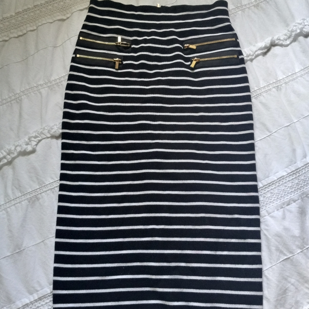 Cache Skirt Sz S